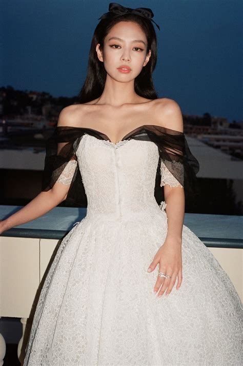 chanel dress jennie